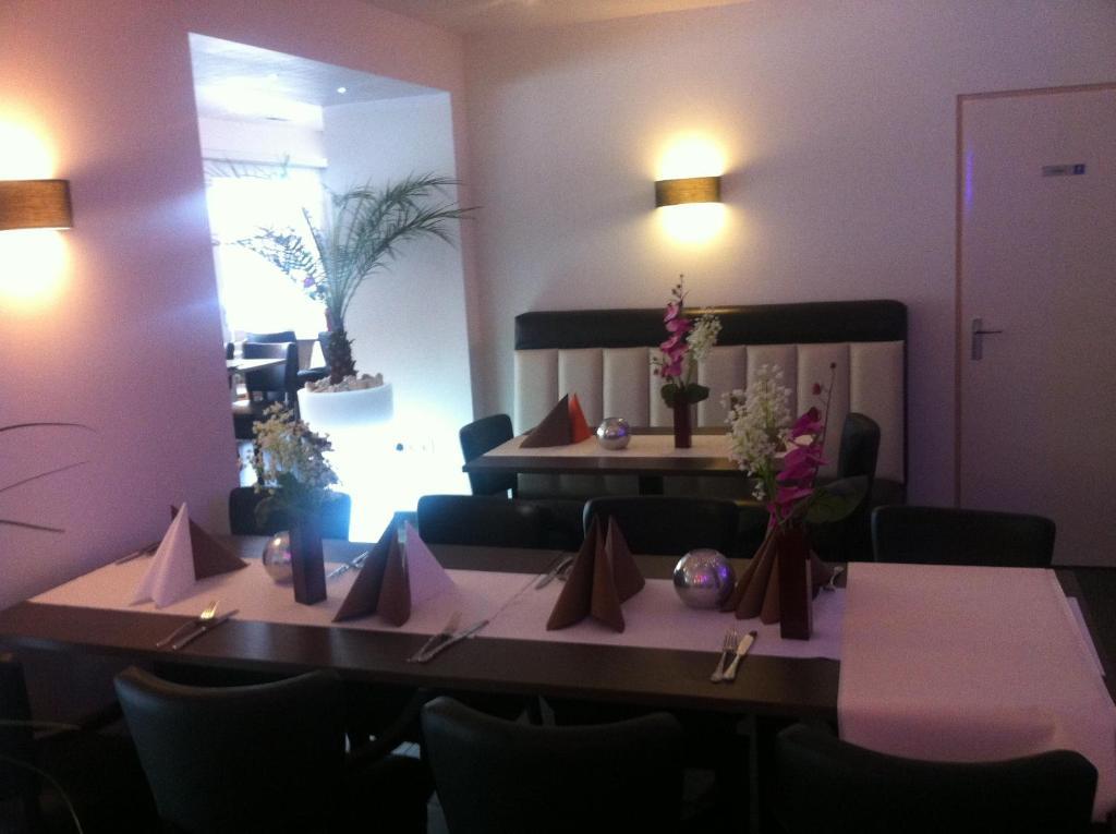Hotel Restaurant La Piazza 팔켄뷔르흐안더횔 외부 사진