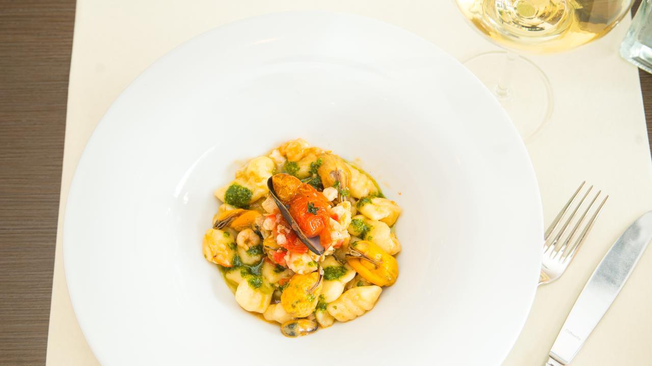 Hotel Restaurant La Piazza 팔켄뷔르흐안더횔 외부 사진
