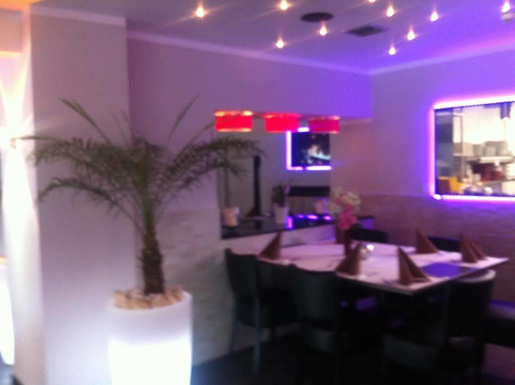 Hotel Restaurant La Piazza 팔켄뷔르흐안더횔 외부 사진